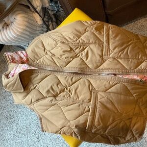 Puffy vest reversible